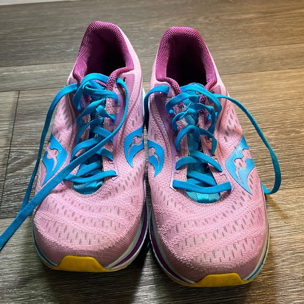 Saucony Endorphin shoes women size 9.5 (a108)
